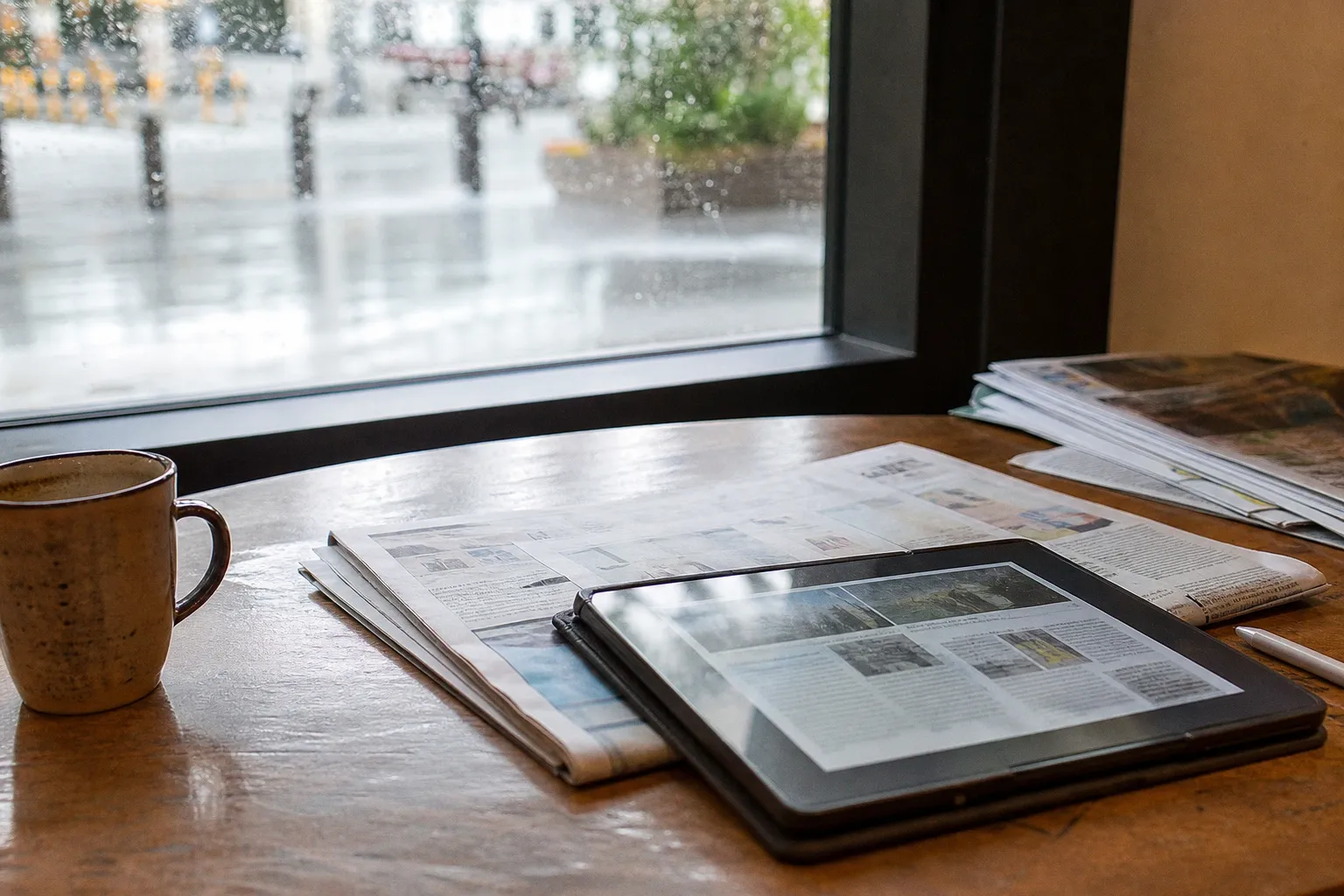 How Immigrants Engage With Digital News and Social Media: New MRU Research